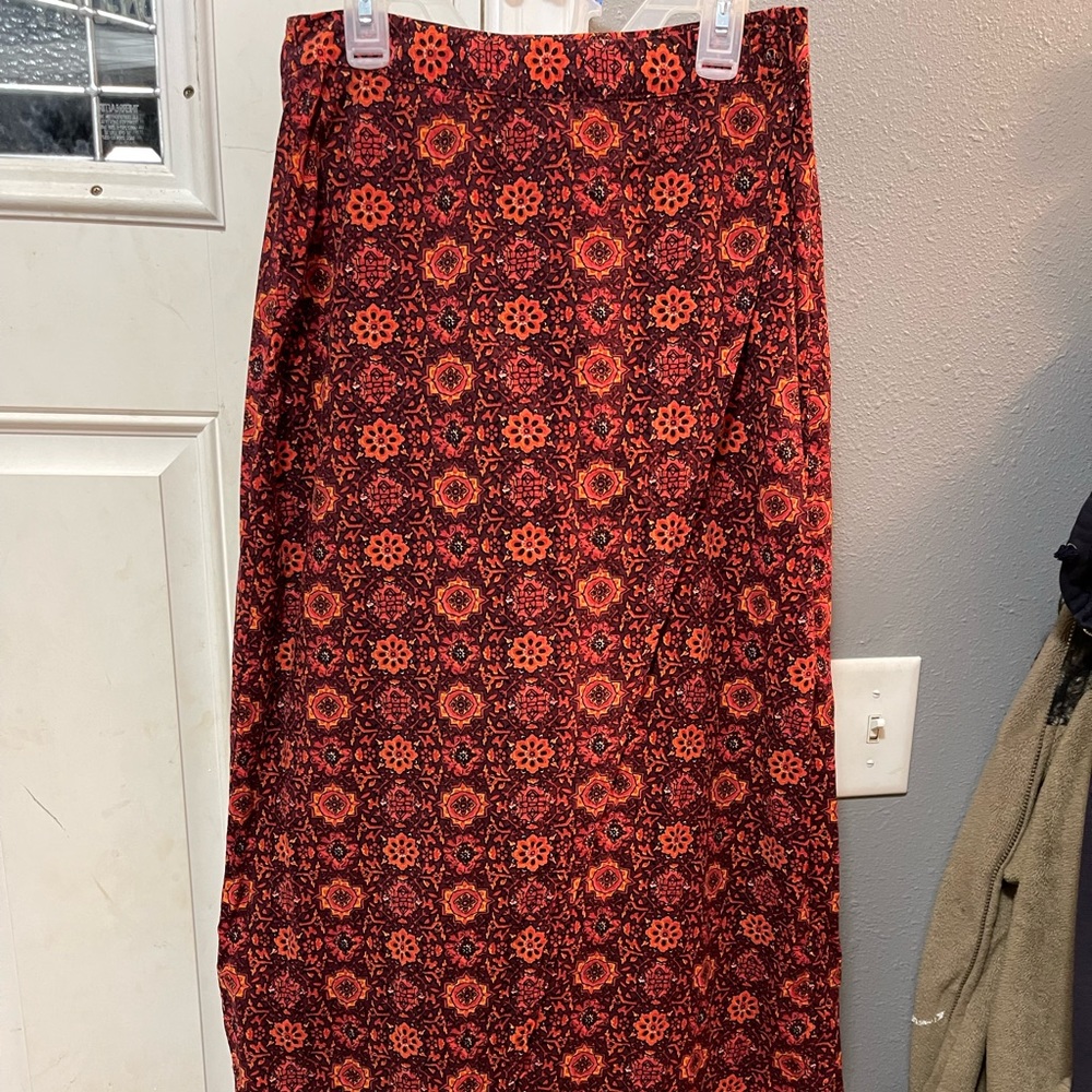 Forever 21 Women’s Maxi skirt Medium
